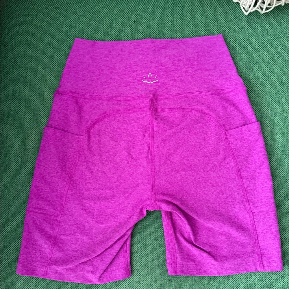 Beyond Yoga spacedye keep pace 7” pocket High-Waisted short